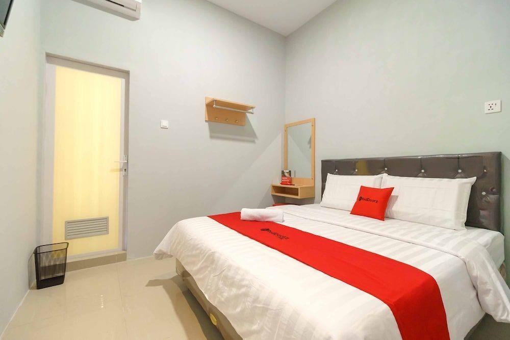 RedDoorz @ Helvetia Medan 2 — фото 6