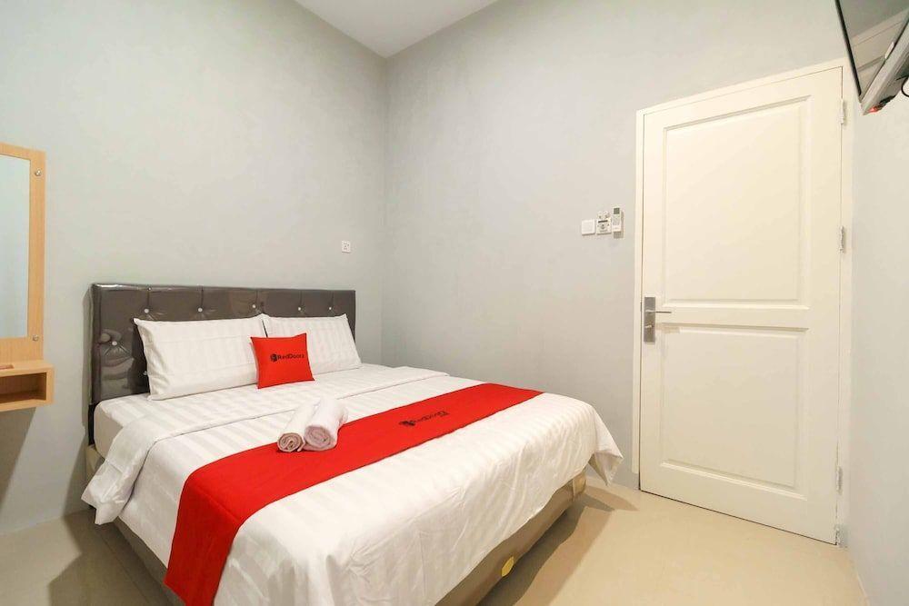 RedDoorz @ Helvetia Medan 2 — фото 5