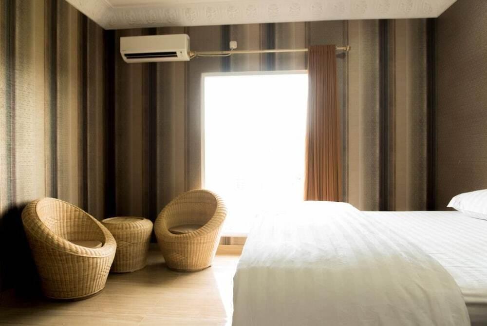 Палу: Hotel RAJA AKAS