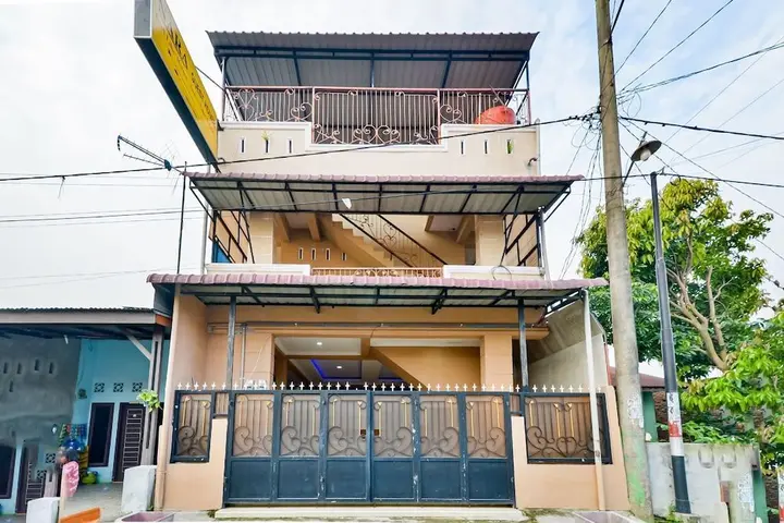 Петумбак: New Nara Guest House