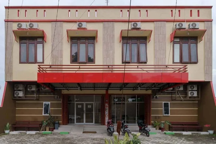 Медан: RedDoorz near RS Adam Malik Medan 2