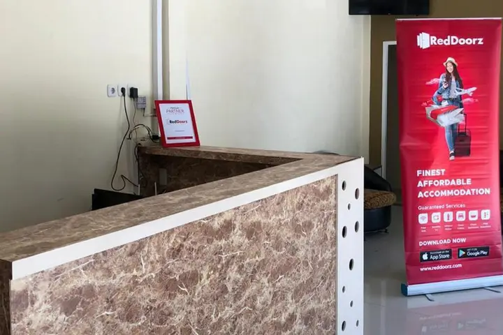 Медан: RedDoorz near RS Adam Malik Medan 2