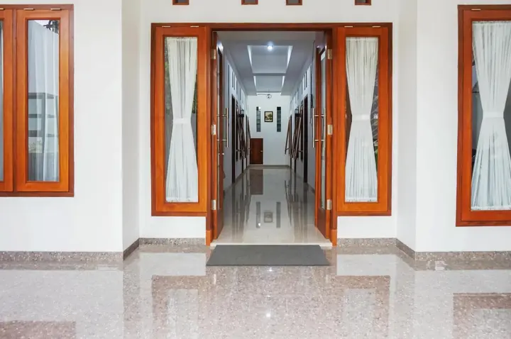 Маланг: RedDoorz @ Jalan Danau Limboto