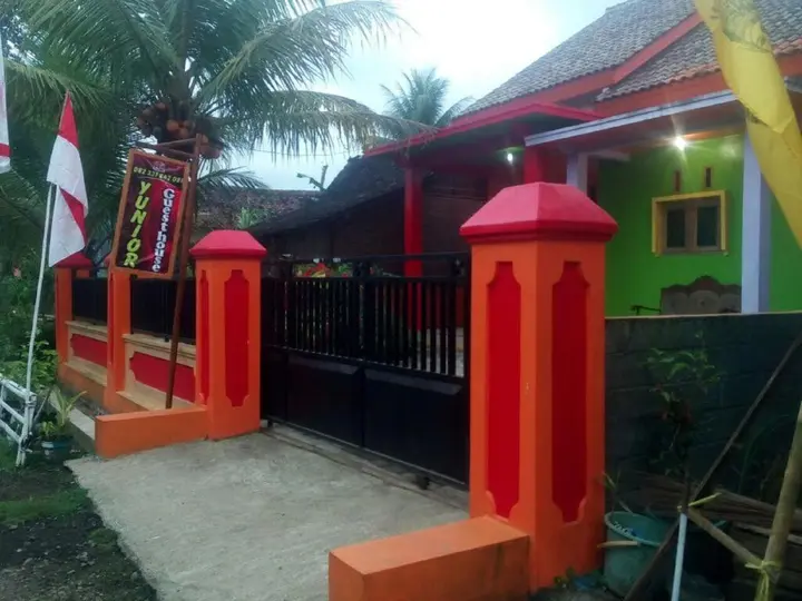 Остров Менджанган: Yunior Guesthouse
