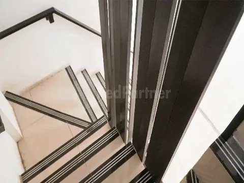Медан: New OS Residence RedPartner