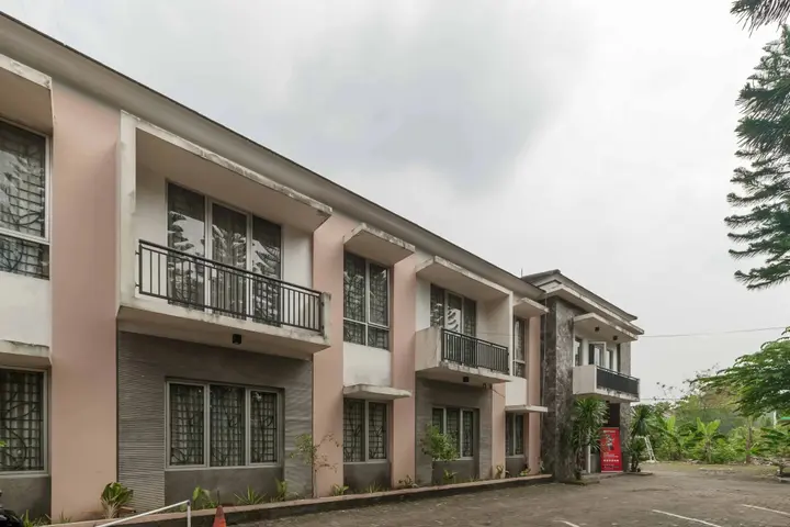 Тангеранг: RedDoorz Syariah Plus @ Wisma Bougenville Karawaci