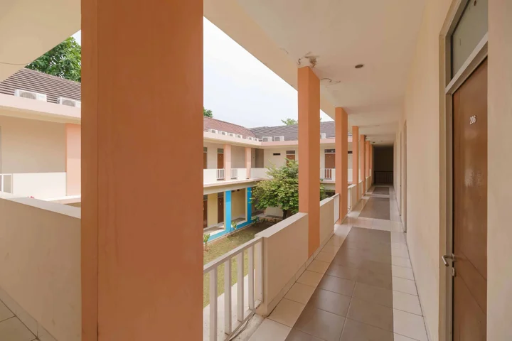Тангеранг: RedDoorz Syariah Plus @ Wisma Bougenville Karawaci