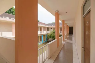 Тангеранг: RedDoorz Syariah Plus @ Wisma Bougenville Karawaci