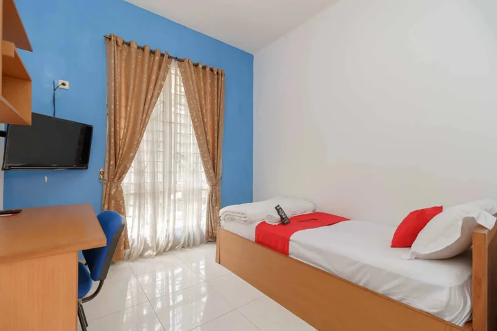 Тангеранг: RedDoorz Syariah Plus @ Wisma Bougenville Karawaci