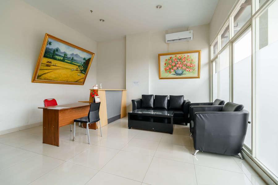 RedDoorz Apartment Syariah @ Green Lake View Cimanggis — фото 1
