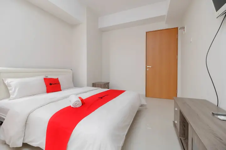RedDoorz Apartment Syariah @ Green Lake View Cimanggis — фото 4