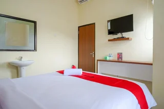 Суракарта: RedDoorz near Graha Saba Buana Solo