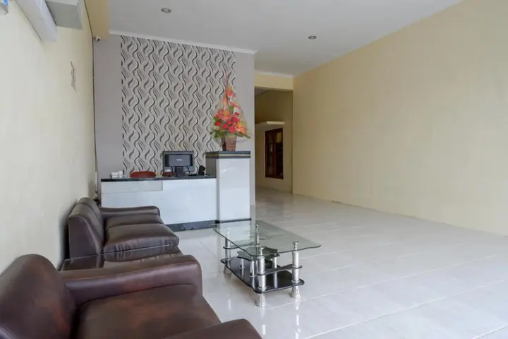 Суракарта: RedDoorz near Graha Saba Buana Solo