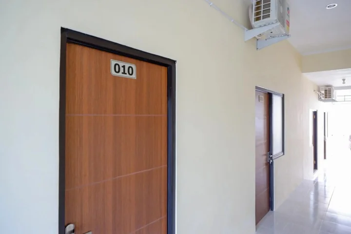 Суракарта: RedDoorz near Graha Saba Buana Solo