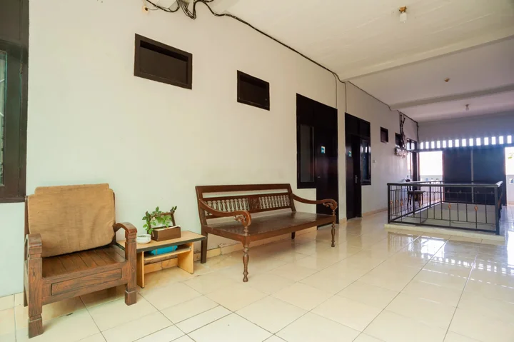 Депок: RedDoorz Syariah near Margonda Raya