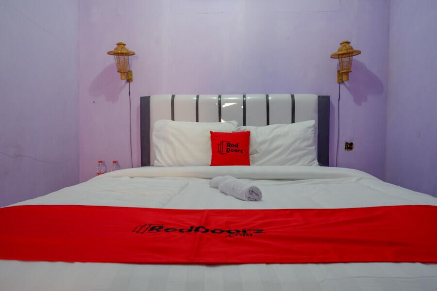 Кебумен: RedDoorz near Goa Jatijajar 2