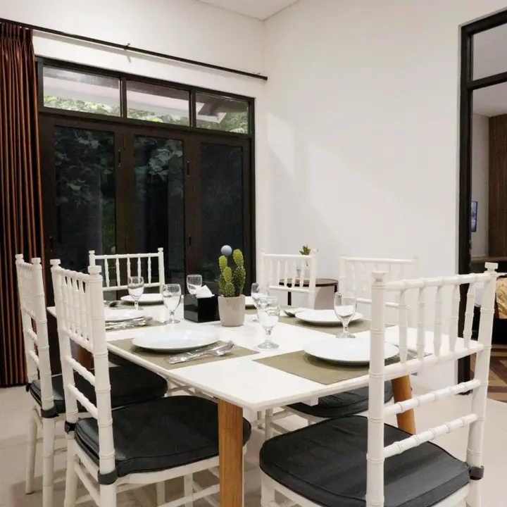 Караванг: Jatiluhur Valley Resort