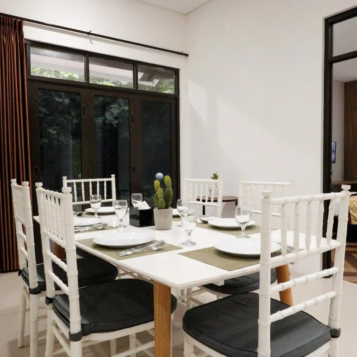 Караванг: Jatiluhur Valley Resort
