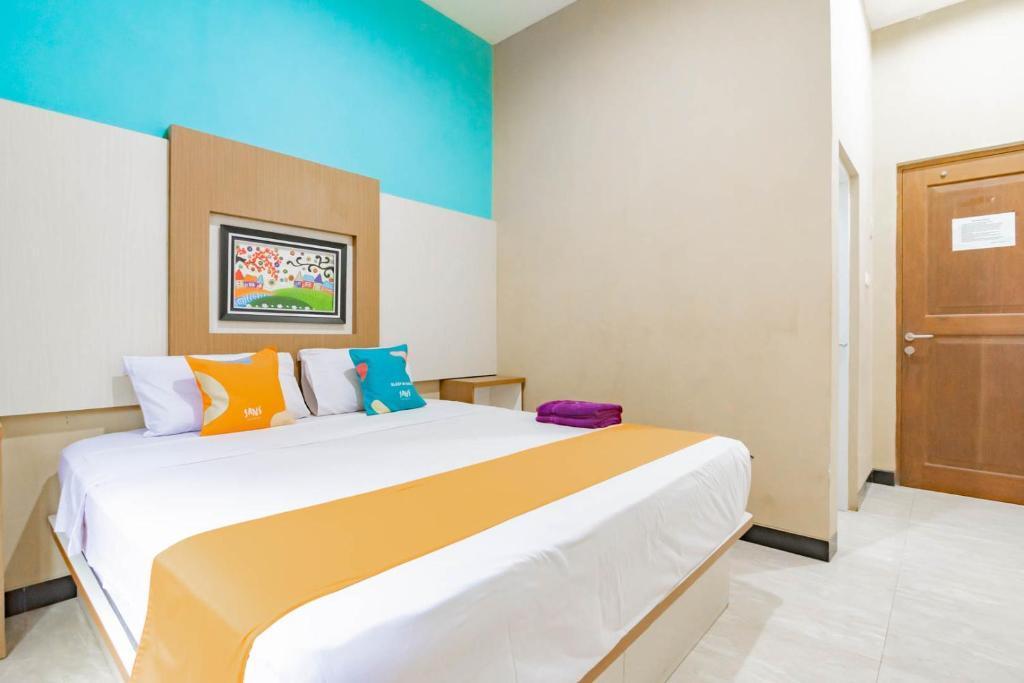Чиребон: Sans Hotel Budaya Cirebon