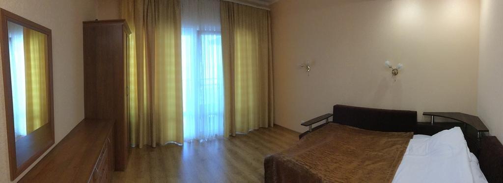 Курпаты: Son Y Morya Apartment