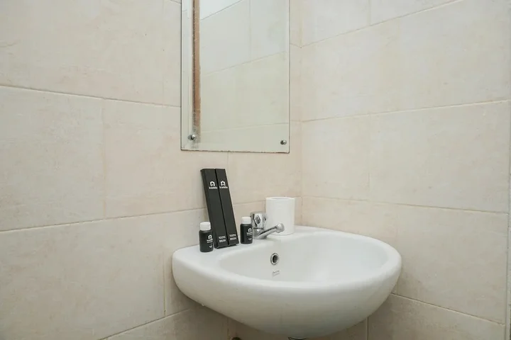Депок: Rose Rooms @ Apartemen Margonda Residence by ZUZU