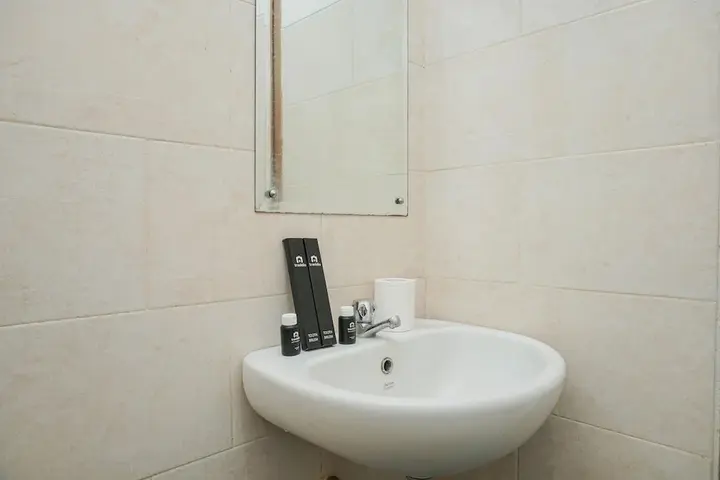 Депок: Rose Rooms @ Apartemen Margonda Residence by ZUZU