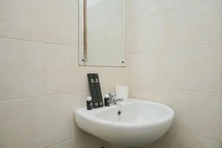 Депок: Rose Rooms @ Apartemen Margonda Residence by ZUZU