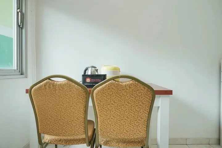 Rose Rooms @ Apartemen Margonda Residence by ZUZU — фото 6