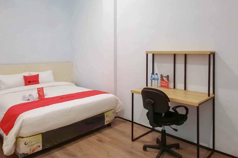 RedDoorz @ CBD Polonia Medan — фото 1