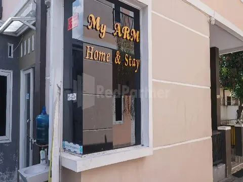 Медан: MY ARM Home & Stay RedPartner