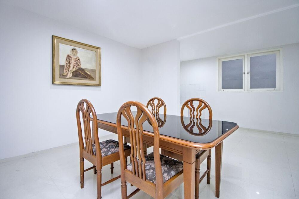 Джакарта: UROOMS Tanah Abang
