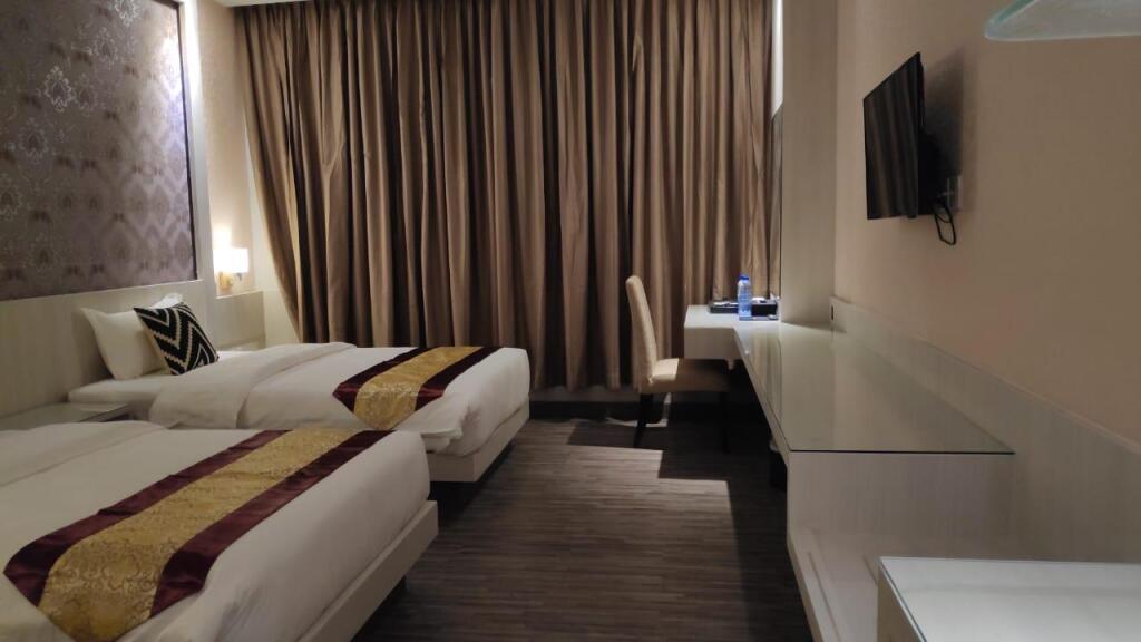 carousel image 4