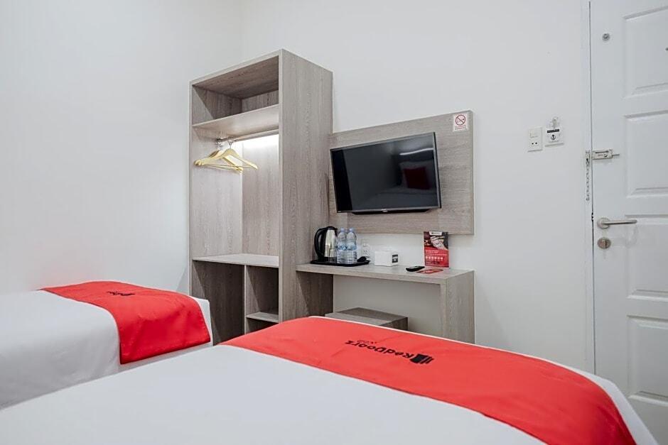 Медан: RedDoorz Plus @ Jalan Juanda Medan