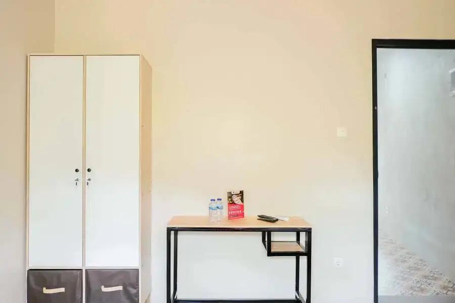 Депок: RedDoorz near Trans Studio Mall Cibubur 3
