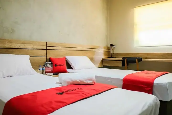 Депок: RedDoorz near Trans Studio Mall Cibubur 3