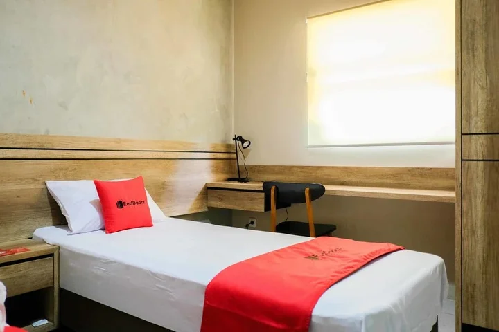 Депок: RedDoorz  near Trans Studio Mall Cibubur 3
