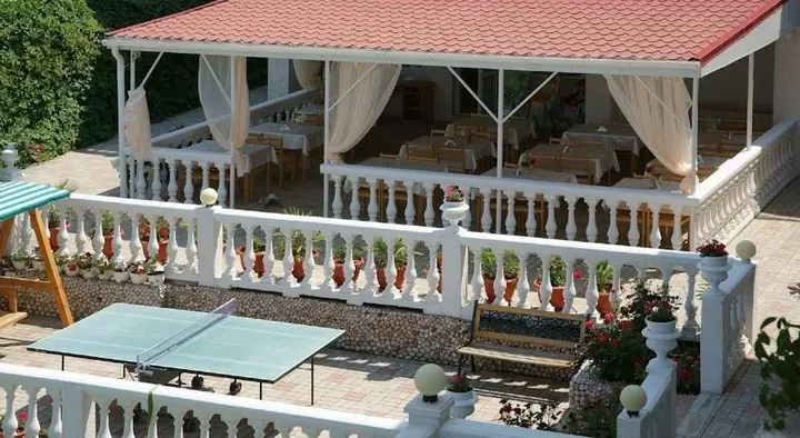 Николаевка: Semejnyij Guest House