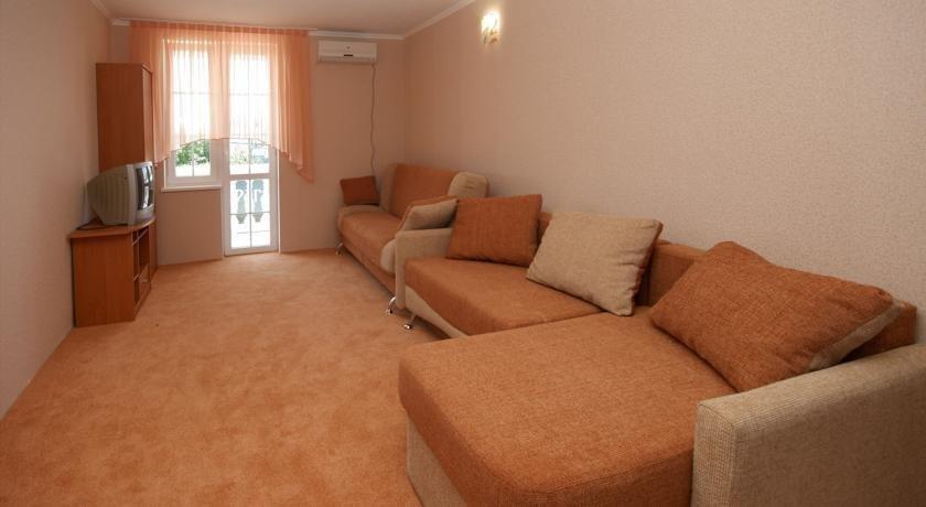 Николаевка: Semejnyij Guest House