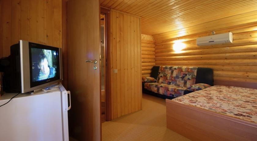 Николаевка: Semejnyij Guest House