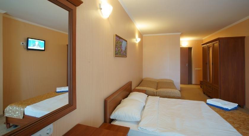 Николаевка: Semejnyij Guest House