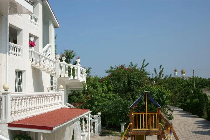 Николаевка: Semejnyij Guest House