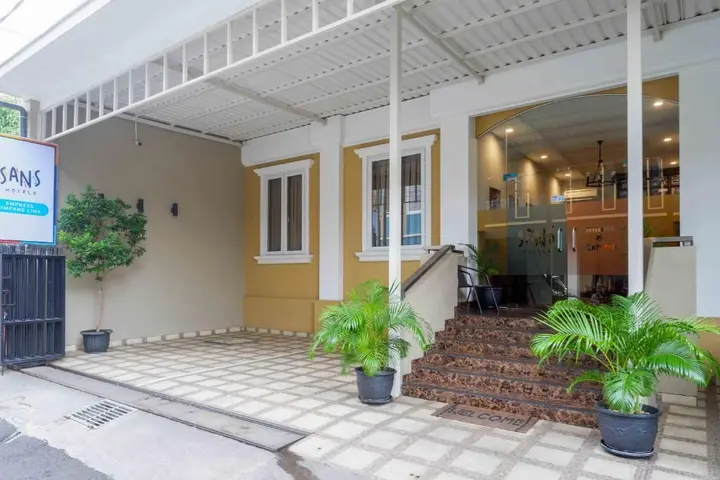 Семаранг: SANS Hotel Empress Simpang Lima