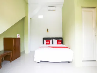 Боробудур: OYO 3355 Homestay Syariah Asyuban