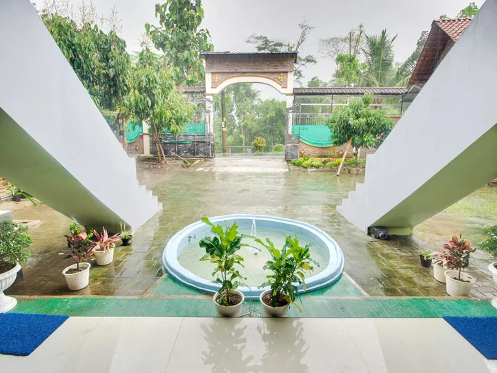 Боробудур: OYO 3355 Homestay Syariah Asyuban