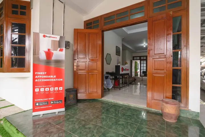 RedDoorz Syariah near Exit Toll Jatiwarna 2 — фото 1