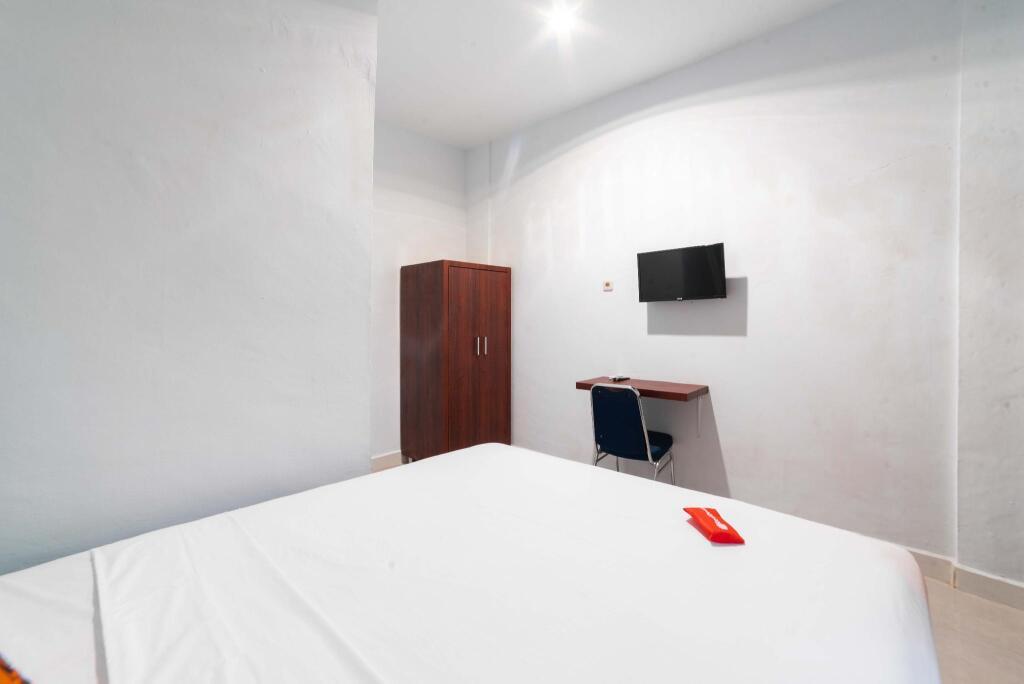 Петумбак: KoolKost near Politeknik Pariwisata Medan