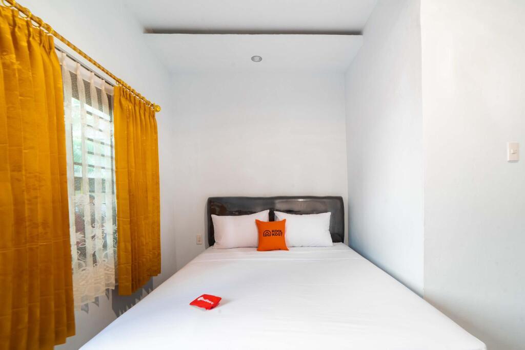 Петумбак: KoolKost near Politeknik Pariwisata Medan