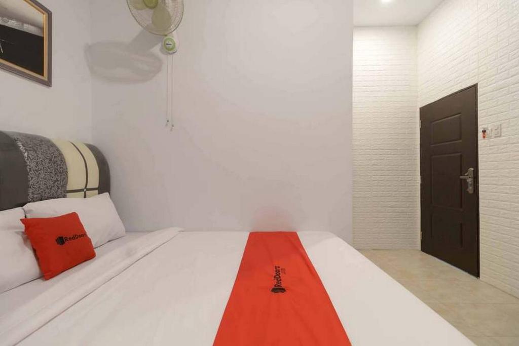 RedDoorz @ Mutiara Residence — фото 3