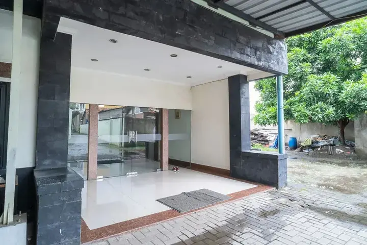 Тангеранг: Hotel Transit Nusa Indah RedPartner