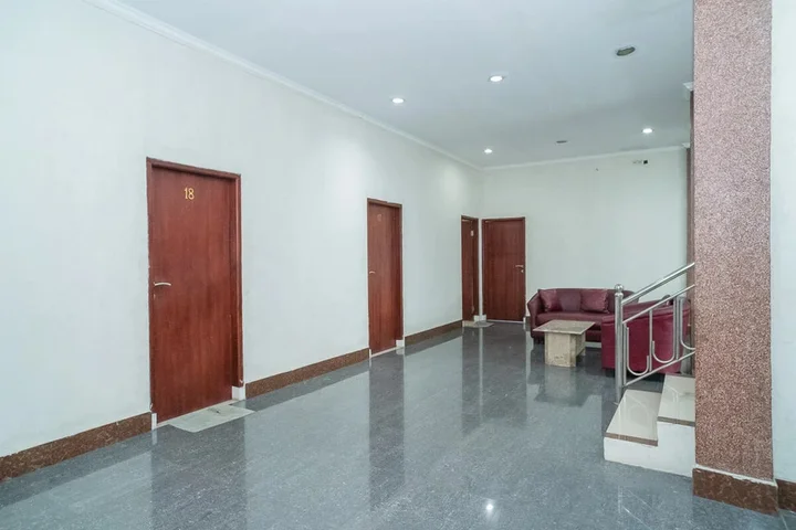 Тангеранг: Hotel Transit Nusa Indah RedPartner